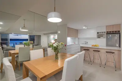 Image de Riverfront Luxury sur Gympie Tce, utilisation gratuite de vélos et de kayaks, Holiday Bliss!