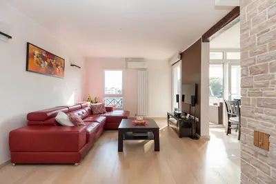 Image de Appartement de luxe est parfaitement situé pour les familles et les jeunes près des plages!