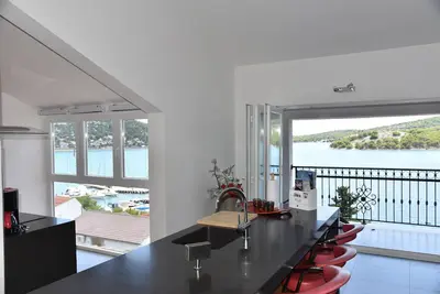 Image de Villa Pina Tisno **** Penthouse en bord de mer 140 m2 Ă Tisno-Dalmatie
