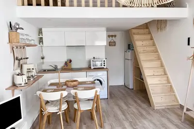 Image de Agréable appartement climatisé 2 personnes à 250m de la plage.
