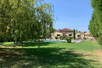 Image de Villa provençale, pisc. chauffée du 01/05 au 30/10, 900m du centre de l'Isle