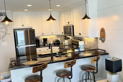 Image de Condo Crystal Beach Gulf Front Rendez-vous directement sur la \"plage privée\"