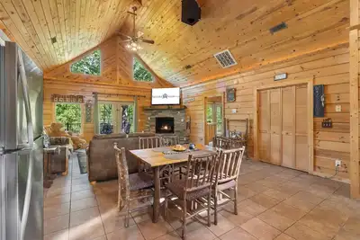 Image de Top Of The Cabin Rock * Amazing Location * Hot Tub * Cheminée * Great Views * Wifi * Grill