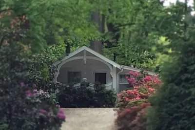 Image de Charmant cottage contemporain idéalement situé au coeur d'Asheville!