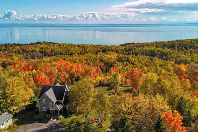 Villa Julie, vue spectaculaire sur le fleuve, 53 acres, 2km-sentiers pédestres