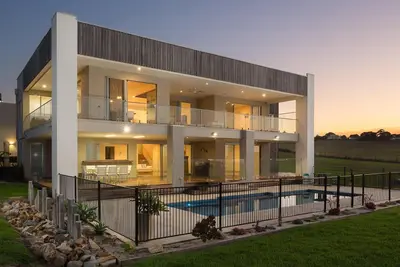 Image de Ocean Breeze - San Remo, Vic