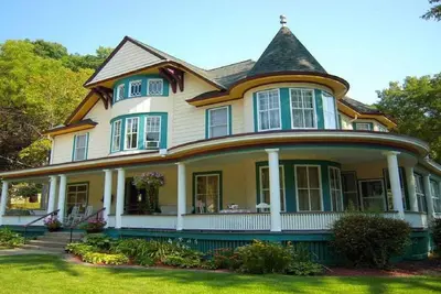 Image de Escapade en famille et entre amis! 4bed | 4. 5bath Victorian