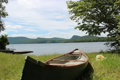 Image de Magnifiquement rénové classique Vermont Lake View Cottage