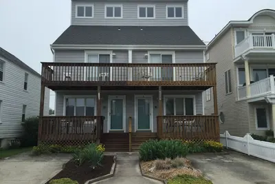 Image de Oceanblock, townhome 3 étages, 3 chambres, 4 salles de bains, 3 ponts