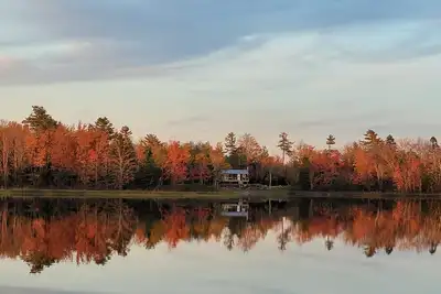Image de Lakefront cottage sur un lac Wallaback