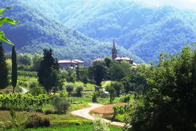 Image de Villa historique, piscine privée et jardins, cuisine / salle à manger en plein air, wifi, dans le village