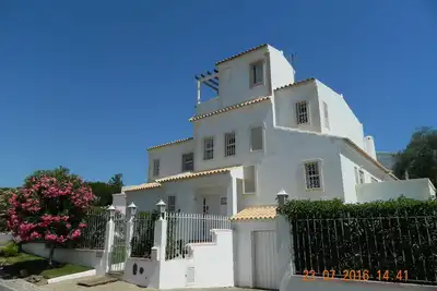 Image de Villa de 3 chambres et 3 salles de bains dans le vieux village, Vilamoura, avec piscine, Uktv et WiFi gratuit