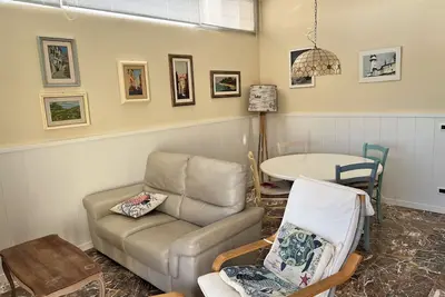 Image de Bel appartement récemment rénové à quelques pas de la mer