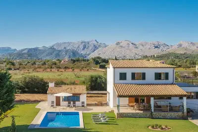 Image de Maison de vacances familiale avec piscine, trampoline et tennis de table