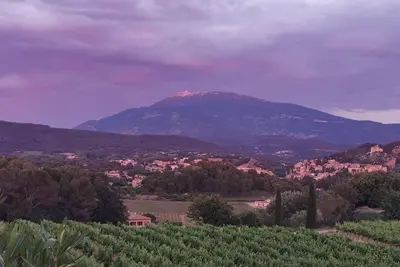 Image de gite de charme au calme avec une superbe vue ' La Colline du Devéze'