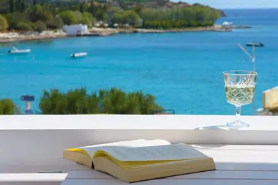 Image de Brise d'été! Airy, spacieux et entièrement équipé vue sur la mer appartement