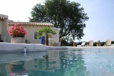 Image de Carcassonne en Pays Cathare à Pomas (le petit gîte)