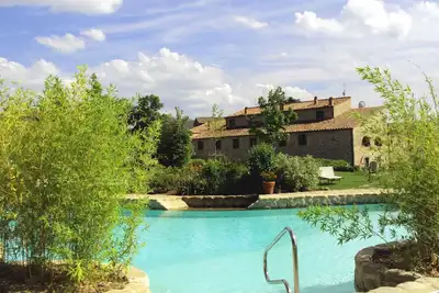 Image de Piscine ouverte! Vacances bucoliques dans une résidence calme avec parking privé