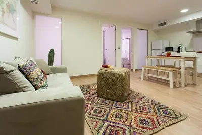 Image de Albareda 2 - Deux Chambres Appartement, Couchages 4