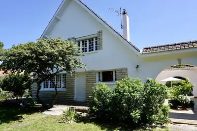 Image de À 700m de la plage : Villa \"Philipine\", maison familiale avec piscine et studio