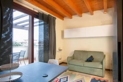Image de Appartement de deux chambres avec jardin et vue sur la piscine