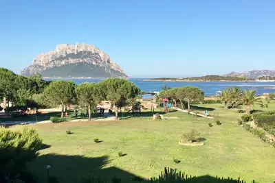 Image de Tavolara House récemment rénové à 100 mt. de la mer. Wifi Gratuit