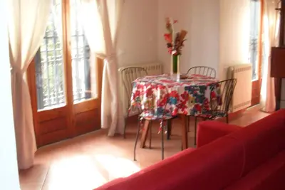 Image de Petit appartement dans la villa, dans la ville verte