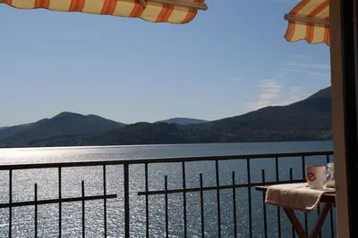 Image de maison avec terrasse privée et belle vue sur le lac