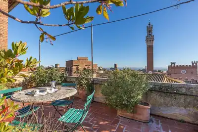 Image de Sienne: demeure de prestige avec ascenseur, terrasse sur le toit et terrasse panoramique