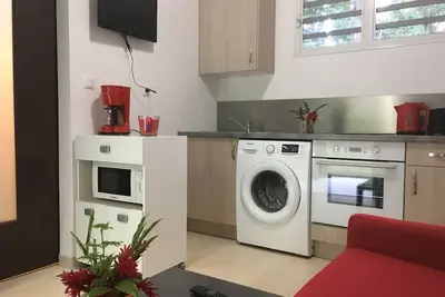 Image de Beau T2 neuf en forêt tropicale avec piscine