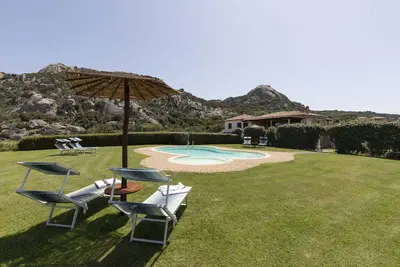 Image de Appartement dans une villa située dans la campagne