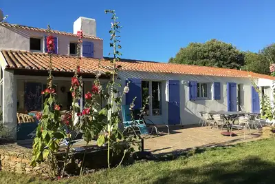 Image de L'ile D'Yeu  Belle villa avec grand jardin  de 6000m2, Classement 3 étoiles, wifi