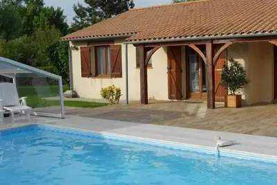 Image de T3 meublé de tourisme, 1 à 4 pers. , classé 3*, Bordeaux centre à 20mn en Tram