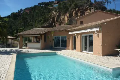 Image de Magnifique villa sur terrain plat beneficiant d'une superbe vue mer et esterel