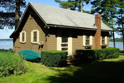 Image de Sunny Cottage sur Private Oceanfront point