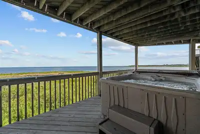 Image de Planche à voile et kitesurf Retreat-Soundfront Frisco! Boardwalk to Sound, HotTub