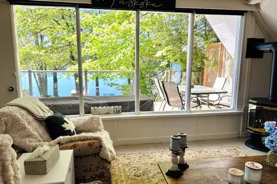 Image de Prenez une semaine de repos, venez vous détendre sur le quai avec un verre de vin