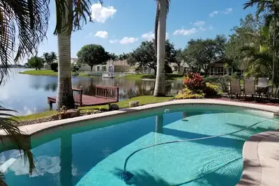 Image de Maison de vacances de rêve à Pembroke Pines avec piscine chauffée