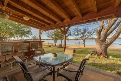 Image de Lake Lewisville Lakefront House - Chic et confortable - Frisco