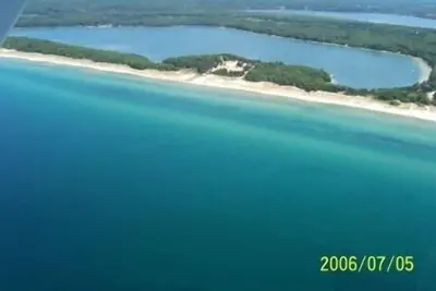 Image de Bord de l'eau, vue magnifique, plage privée et quai, couchers de soleil