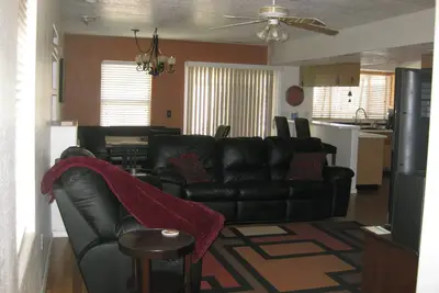Image de Townhomeinthe505 - Accès facile à Coors et à l’I-40