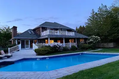 Image de Hamptons Gem: Chipping & Putting Green, Pool-Gorgeous in & Out
