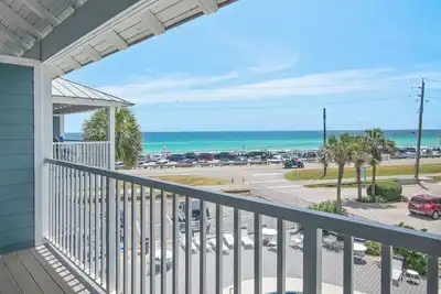 Image de Summer Breeze 305: Condo Oceanfront avec une vue incroyable, récemment rénové!