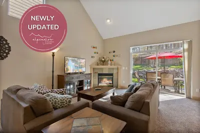 Image de Spa privé acceptant les animaux de compagnie à proximité du centre-ville Old Mill District WiFi gratuit A / C Minutes to. Baccalauréat