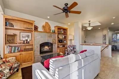 Image de Alpenglow`s Nw Ogden, 3 minutes du centre-ville, à West Side, Wi-Fi gratuit, climatisation, cheminée