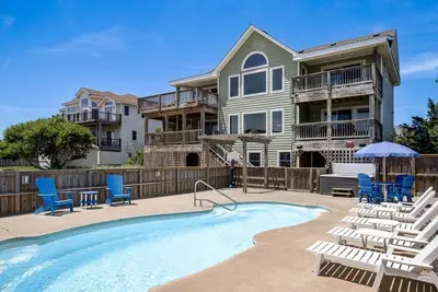 Image de Héritage | 300 m de la plage | Chiens bienvenus, piscine privée, bain à remous