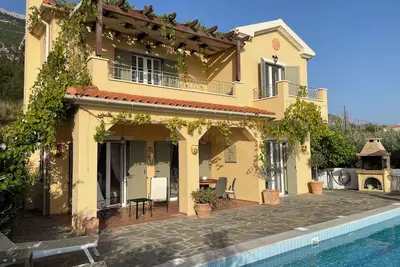 Image de Villa avec piscine privée, vue mer et montagne, WiFi