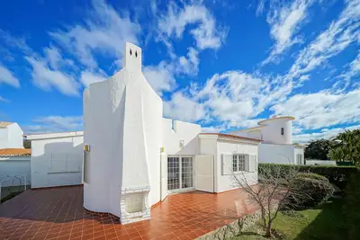 Image de Villa avec 2 chambres et piscine privée sur Praia do Carvoeiro