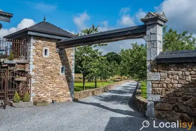 Image de maison piscine privée, jacuzzi, sauna, hammam pour 6 ( 2 adultes Max)