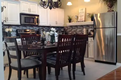 Image de Incroyable maison 5 étoiles, commodités à gogo, climatisation, animaux domestiques acceptés, à 11 km de Nau